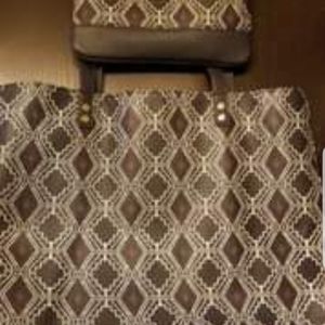 Thirty One Large Tote with Matching Makeup Bag. Navy/White/Cranberry